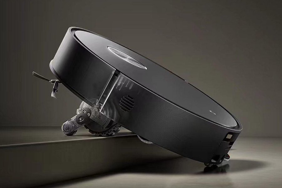Xiaomi’nin Yeni Robot Süpürgesi Tanıtıldı: 45.000 Pa Emiş Gücü ve Sıcak Suyla Temizlik!
